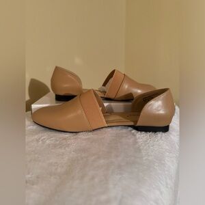 NIB Salon Studio Tan Slip-On Flat Sandals Size 7